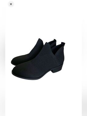 SM New York NWOT Knit Black Ankle Boots Size 6.5